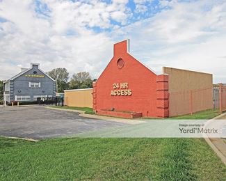 Photo 4 of StorageMart - 9702 West 67th Street, Merriam, KS