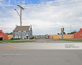 Photo 5 of StorageMart - 9702 West 67th Street, Merriam, KS