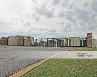 Photo 4 of Extra Space Storage - 7720 Farley Street, Overland Park, KS