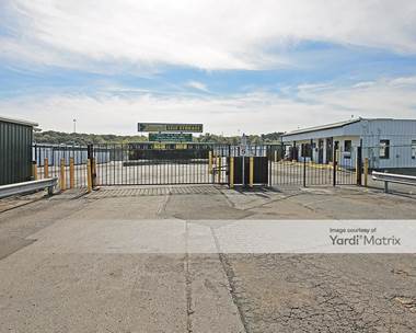 Storage Units for Rent available at 2741 Merriam Lane, Kansas City, KS 66106