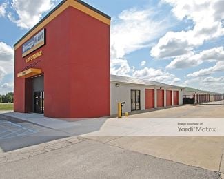 Photo 1 of StorageMart - 465 SE Oldham Pkwy, Lees Summit, MO