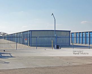Photo 4 of Storland - 3425 South Highland Avenue, Selma, CA