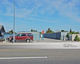 Photo 4 of StorMax - 1405 Madera Avenue, Madera, CA