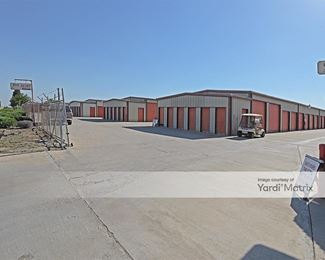 Photo 3 of Exeter Mini Storage - 200 West Firebaugh Avenue, Exeter, CA