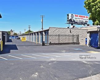 Photo 3 of Payless Mini Storage - 633 West Swain Road, Stockton, CA