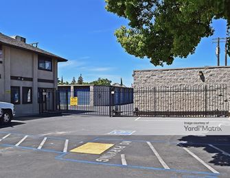 Photo 4 of Payless Mini Storage - 633 West Swain Road, Stockton, CA