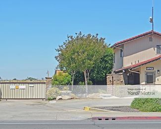 Photo 2 of Derrel-s Mini Storage - 1385 North Maple Avenue, Fresno, CA
