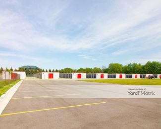 Photo 3 of iStorage - 44650 Romeo Plank Road, Clinton Township, MI