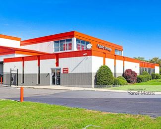 Photo 1 of Public Storage - 1020 West 13 Mile Road, Madison Heights, MI