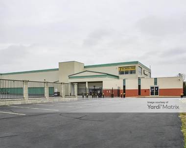 Storage Units for Rent available at 1020 West 13 Mile Road, Madison Heights, MI 48071