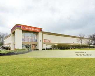 Photo 2 of Public Storage - 24000 Telegraph Road, Southfield, MI
