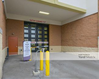 Photo 3 of EZ Storage - 29221 Orchard Lake Road, Farmington Hills, MI
