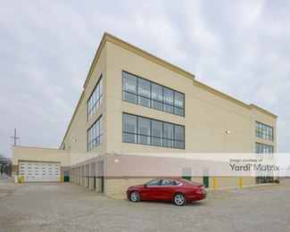 Photo 2 of Premium Self Storage - 22901 West Industrial Drive, Saint Clair Shores, MI