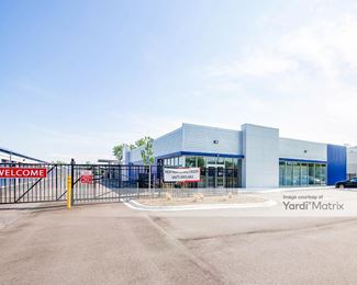 Photo 4 of iStorage - 15390 12 Mile Road, Roseville, MI