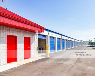 Photo 5 of iStorage - 15390 12 Mile Road, Roseville, MI