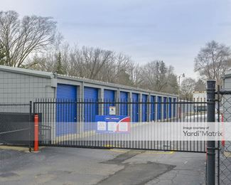 Photo 3 of Mini U Storage - 32455 Eight Mile Road, Livonia, MI