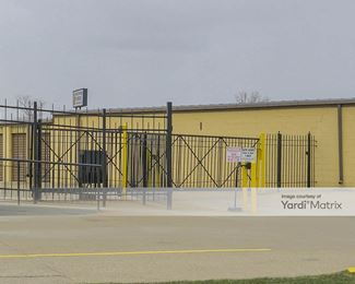 Photo 4 of C-L Mini Storage - 33501 Harper Avenue, Clinton Township, MI