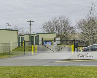 Photo 3 of Michigan Storage Centers - 39000 Grand River Avenue, Farmington Hills, MI