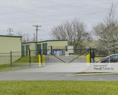 Storage Units for Rent available at 39000 Grand River Avenue, Farmington Hills, MI 48335