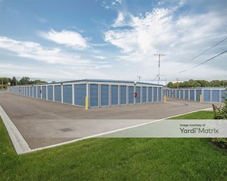 Photo 2 of Mini Maxi Self Storage - 1550 Gratiot Avenue, Clinton Township, MI