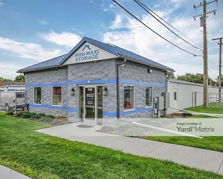 Photo 4 of Mini Maxi Self Storage - 1550 Gratiot Avenue, Clinton Township, MI