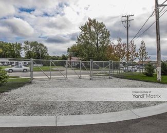 Photo 6 of Mini Maxi Self Storage - 1550 Gratiot Avenue, Clinton Township, MI