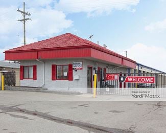 Photo 1 of iStorage - 11960 Farmington Road, Livonia, MI