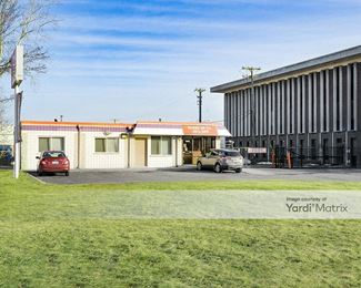 Photo 2 of Public Storage - 20950 Greenfield Road, Oak Park, MI
