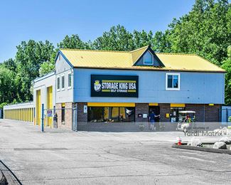 Photo 2 of Storage King USA - 4275 Highland Road, Waterford, MI