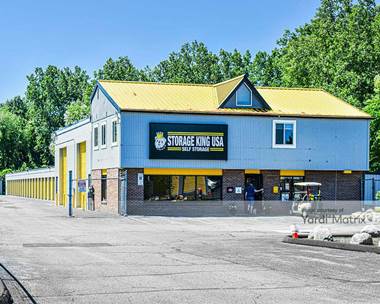 Storage Units for Rent available at 4275 Highland Road, Waterford, MI 48328