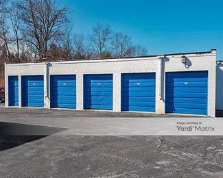 Photo 5 of Storage King USA - 4275 Highland Road, Waterford, MI