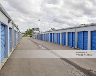 Photo 2 of SmartStop Self Storage - 27203 Groesbeck Hwy, Warren, MI