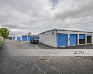 Photo 5 of SmartStop Self Storage - 27203 Groesbeck Hwy, Warren, MI