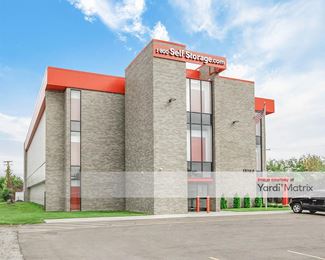 Photo 2 of 1-800-Self-Storage.com - 15160 West 8 Mile Road, Oak Park, MI