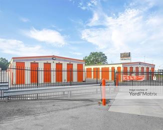 Photo 5 of Public Storage - 3801 Dupont Pkwy, New Castle, DE