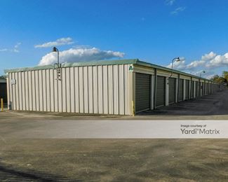 Photo 2 of Storage King USA - 430 East Interstate 10, Seguin, TX