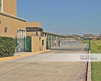 Photo 4 of Storage Hub - 8611 Potarnco Road, San Antonio, TX