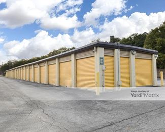 Photo 2 of Extra Space Storage - 11947 Huebner Road, San Antonio, TX