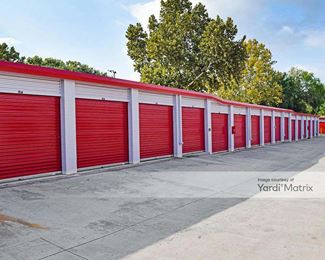 Photo 2 of iStorage - 9428 Culebra Road, San Antonio, TX