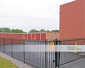 Photo 5 of Public Storage - 7860 Smoky Row Road, Powell, OH
