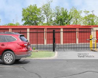 Photo 2 of Linden Stop N Lock - 3636 Linden Avenue, Dayton, OH