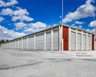 Photo 2 of Piqua Store -n Lock - 450 West Garbry Road, Piqua, OH