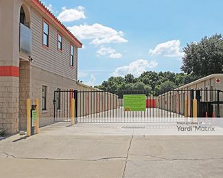 Photo 2 of iStorage - 800 North Spring Garden Avenue, Deland, FL