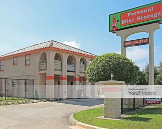 Photo 3 of iStorage - 800 North Spring Garden Avenue, Deland, FL