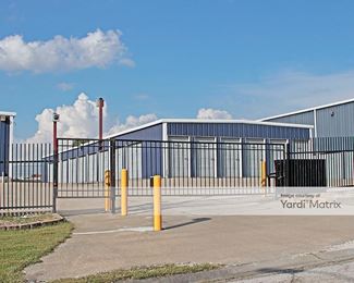 Photo 3 of Midwest Mini Storage - 100 NW 4th Street, Oak Grove, MO
