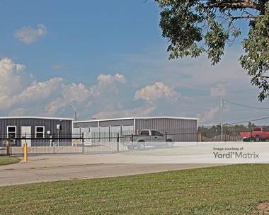 Storage Units for Rent available at 100 NW 4th Street, Oak Grove, MO 64075