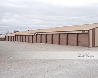Photo 2 of Wait-s High-Dry Self Storage - 18105 North US Highway 169, Smithville, MO