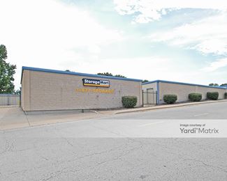 Photo 2 of StorageMart - 2500 South Hub Drive, Independence, MO