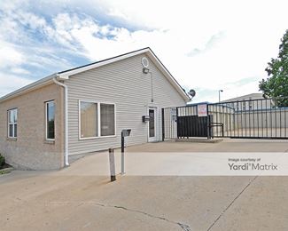 Photo 3 of StorageMart - 2500 South Hub Drive, Independence, MO