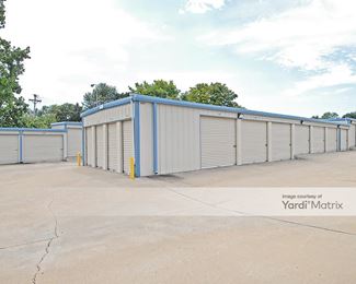 Photo 5 of StorageMart - 2500 South Hub Drive, Independence, MO